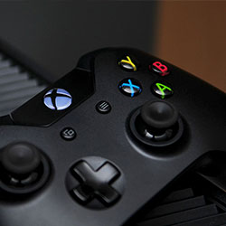 觅圈快读不快信：先问剪辑是不是暗示因果，再把配乐拿掉再理解（读前先对拍）